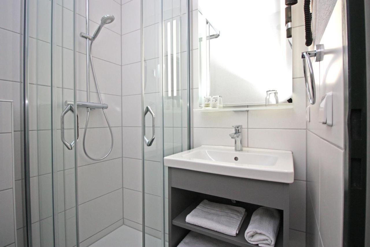 Schiff Am Hotel Konstanz